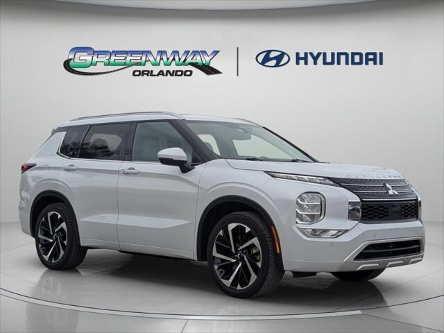 2024 Mitsubishi Outlander SEL — photo 1 of 13