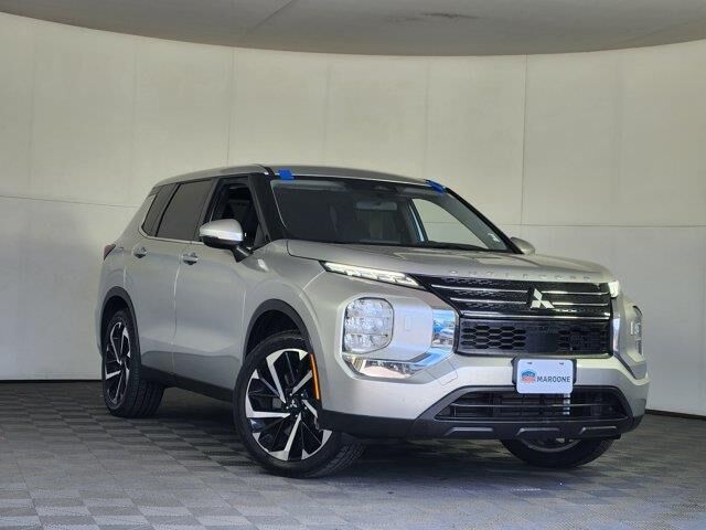 2022 Mitsubishi Outlander ES