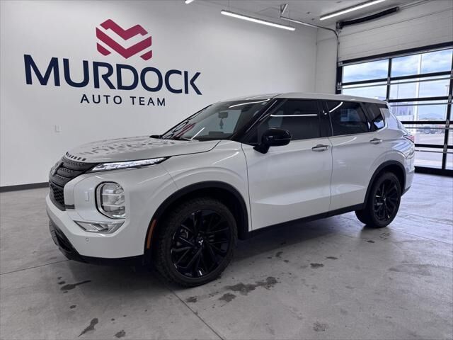 2023 Mitsubishi Outlander SE