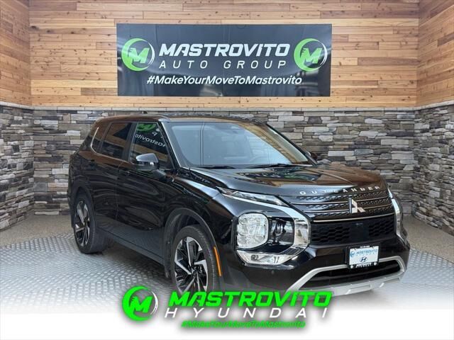 2023 Mitsubishi Outlander SE