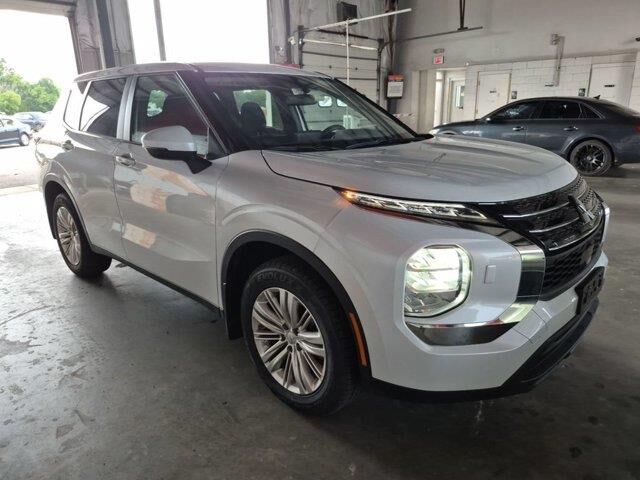 2024 Mitsubishi Outlander ES
