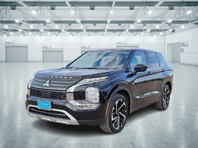 2022 Mitsubishi Outlander SE