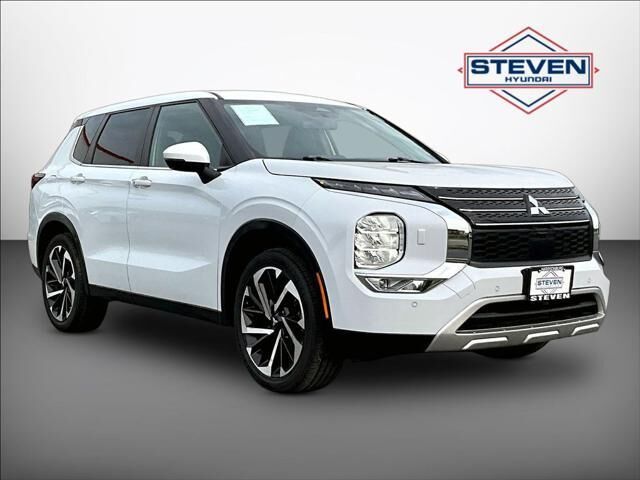 2023 Mitsubishi Outlander SE