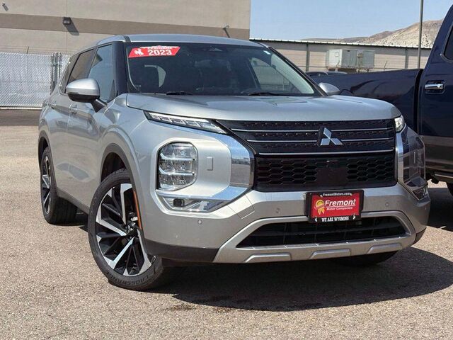 2023 Mitsubishi Outlander SE