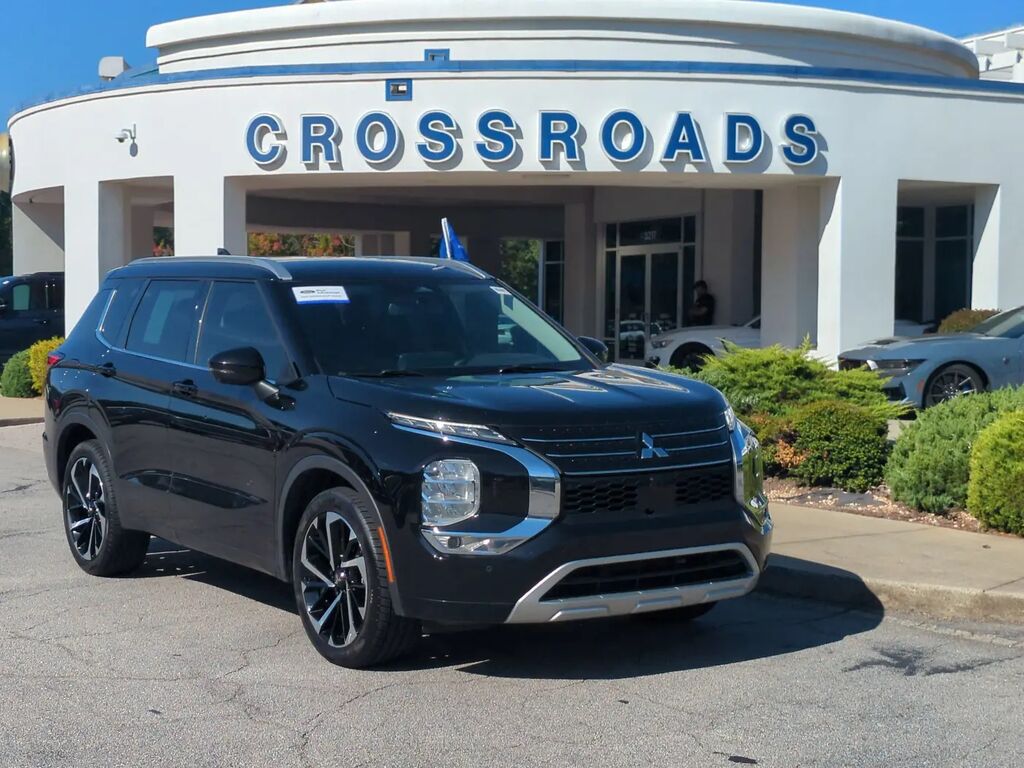 2022 Mitsubishi Outlander SEL — photo 1 of 13