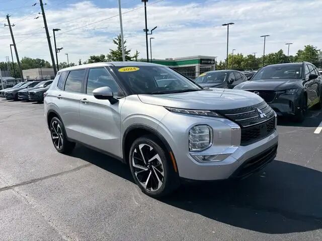 2024 Mitsubishi Outlander SE