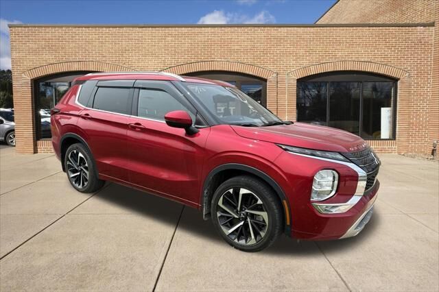 2023 Mitsubishi Outlander SE