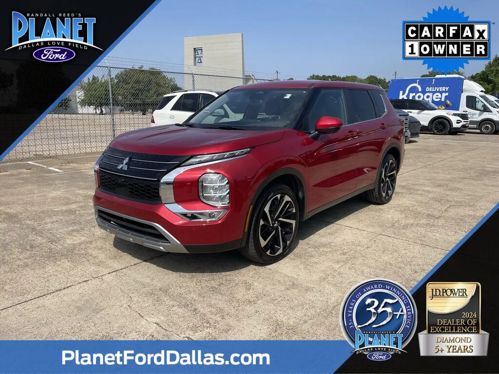 2024 Mitsubishi Outlander SE — photo 1 of 5