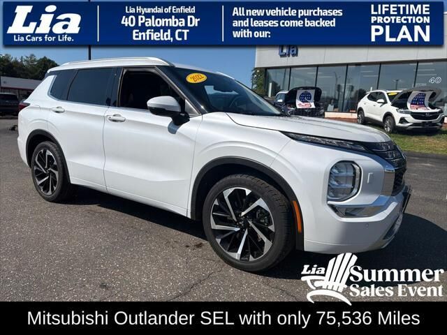 2022 Mitsubishi Outlander SEL — photo 1 of 13
