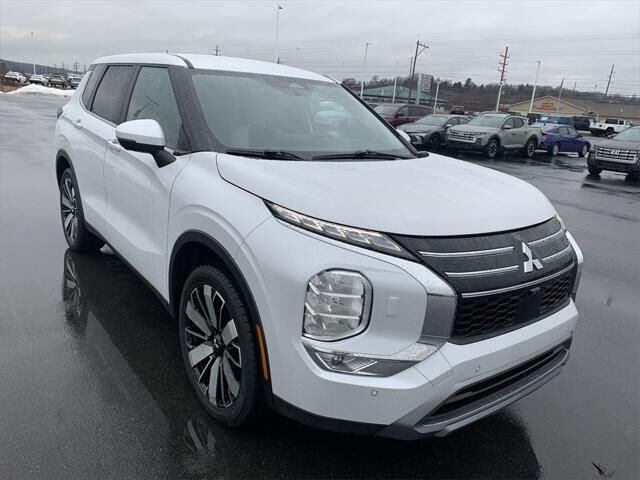 2025 Mitsubishi Outlander SE