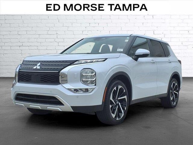 2024 Mitsubishi Outlander SE — photo 1 of 13