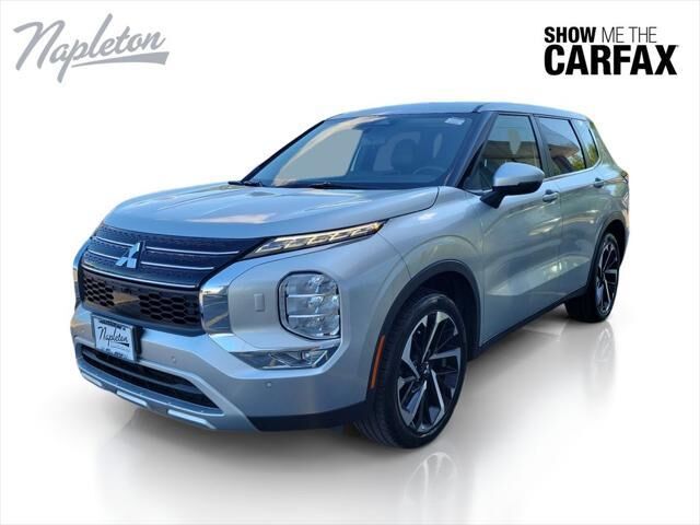 2024 Mitsubishi Outlander SE — photo 1 of 13