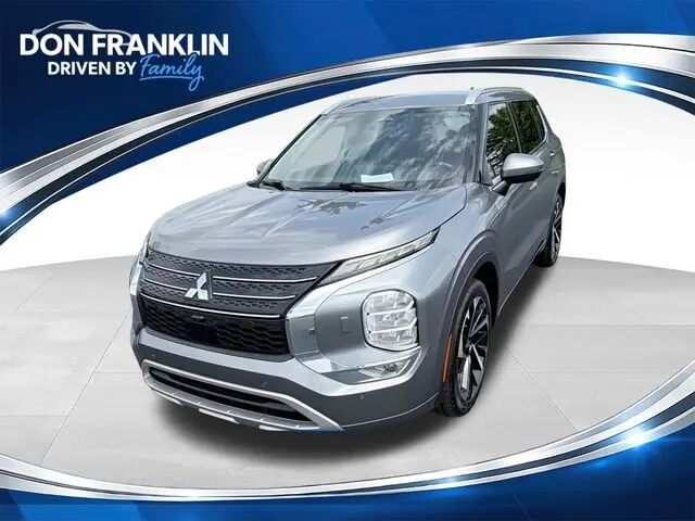 2022 Mitsubishi Outlander SEL — photo 1 of 13