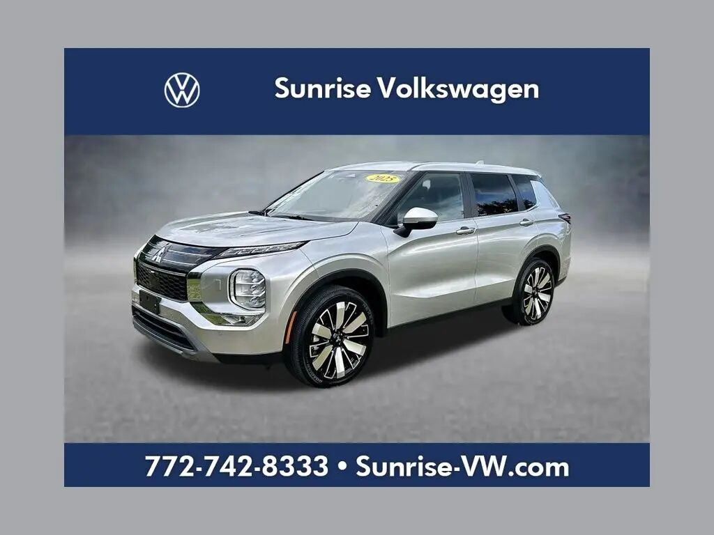 2025 Mitsubishi Outlander SE