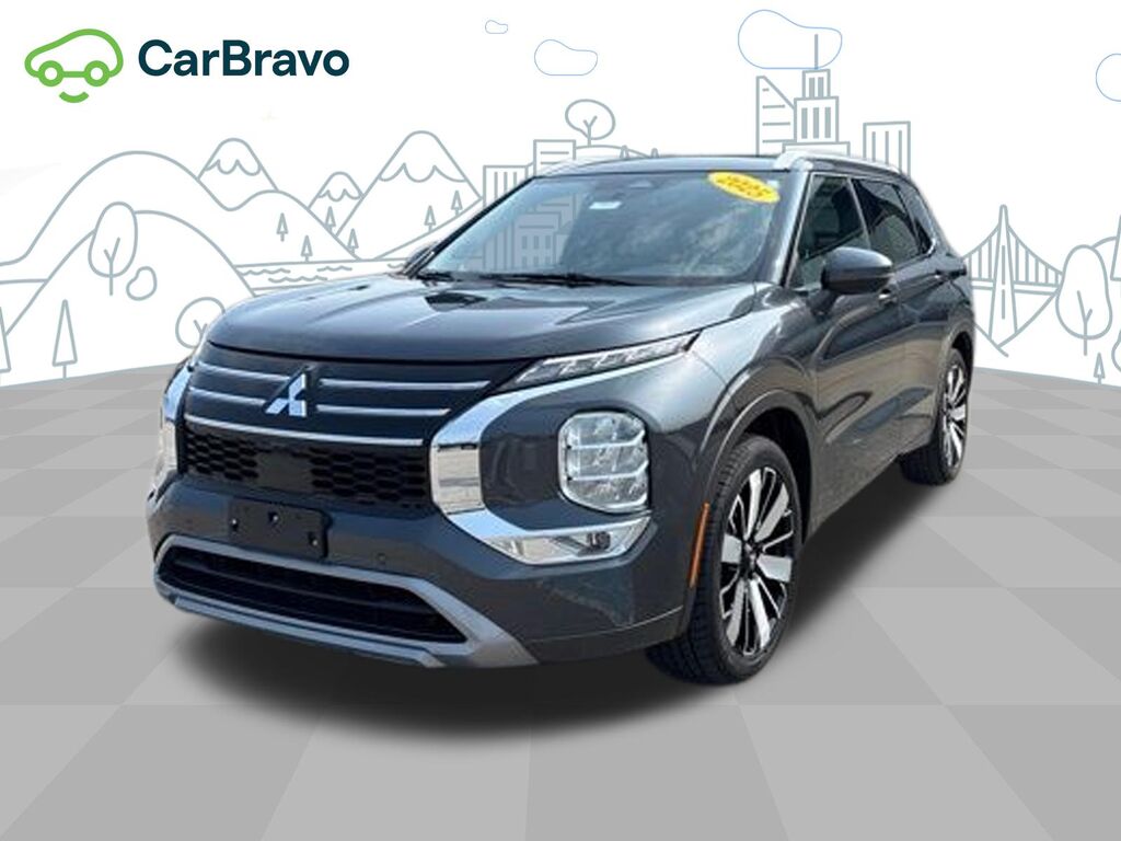 2025 Mitsubishi Outlander SEL — photo 1 of 6