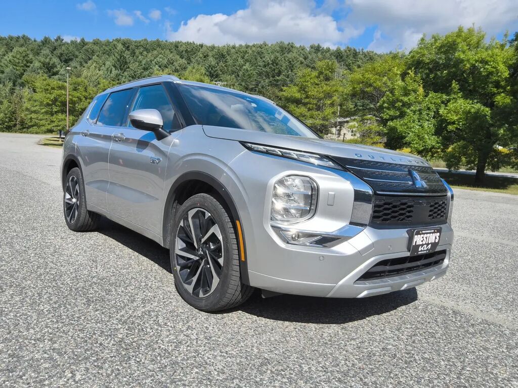 2024 Mitsubishi Outlander PHEV SEL — photo 1 of 13