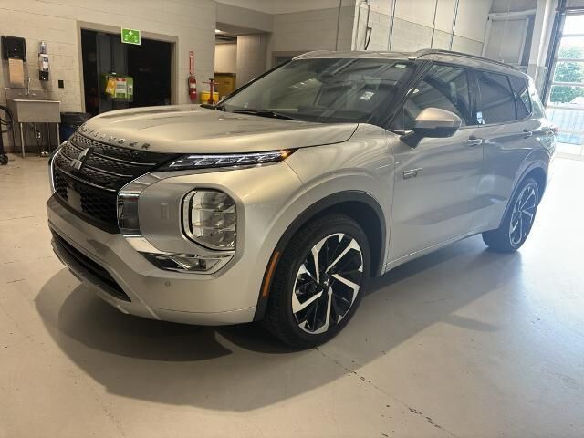 2025 Mitsubishi Outlander PHEV SEL