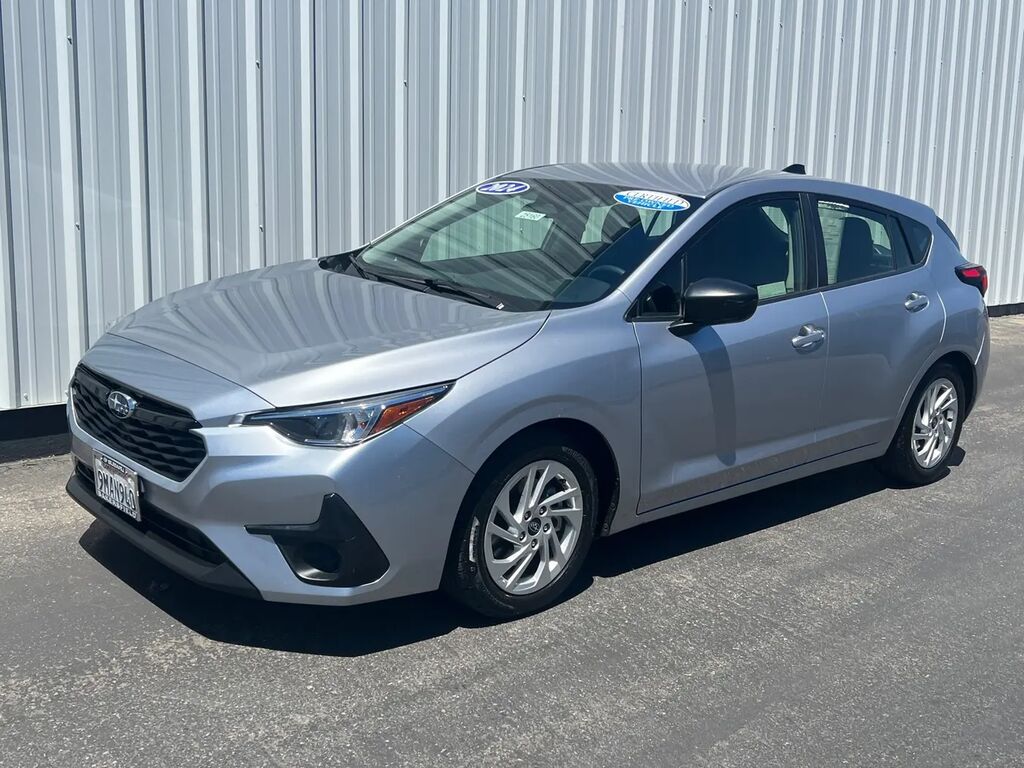 2024 Subaru Impreza Base — photo 1 of 13