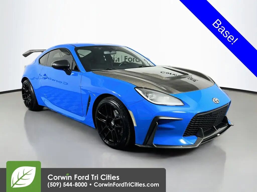 2023 Toyota GR86 Base — photo 1 of 13