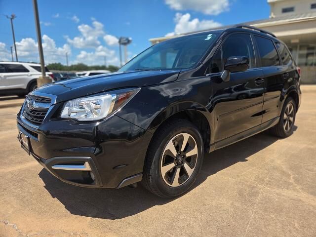 2017 Subaru Forester 2.5i Limited — photo 1 of 13