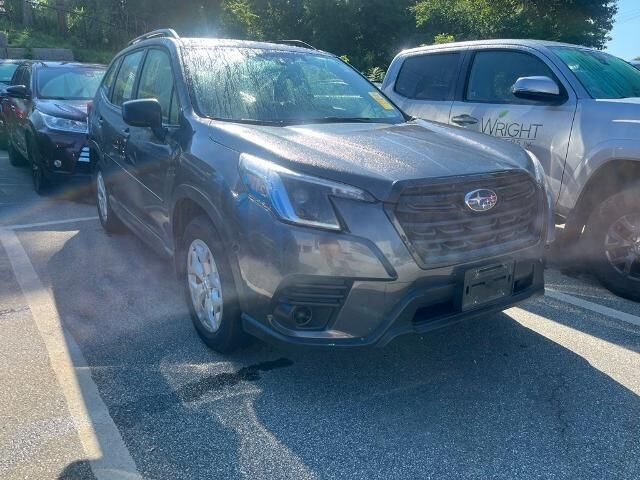 2023 Subaru Forester Base — photo 1 of 11