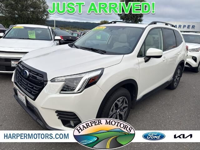 2023 Subaru Forester Premium — photo 1 of 13