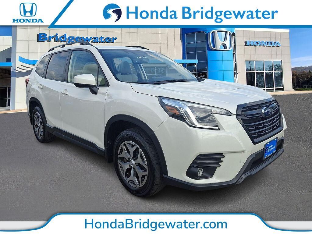 2024 Subaru Forester Premium — photo 1 of 13