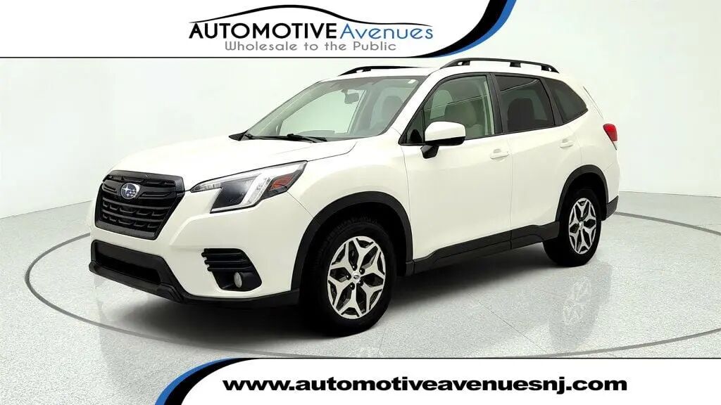 2022 Subaru Forester Premium — photo 1 of 13