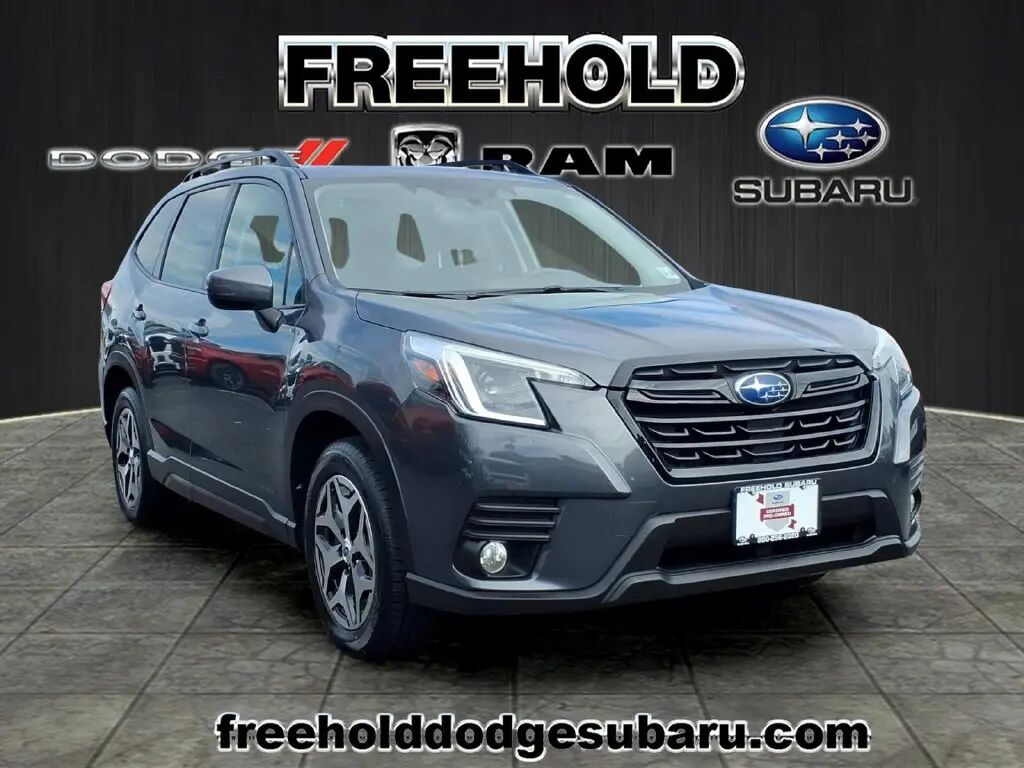 2023 Subaru Forester Premium — photo 1 of 13
