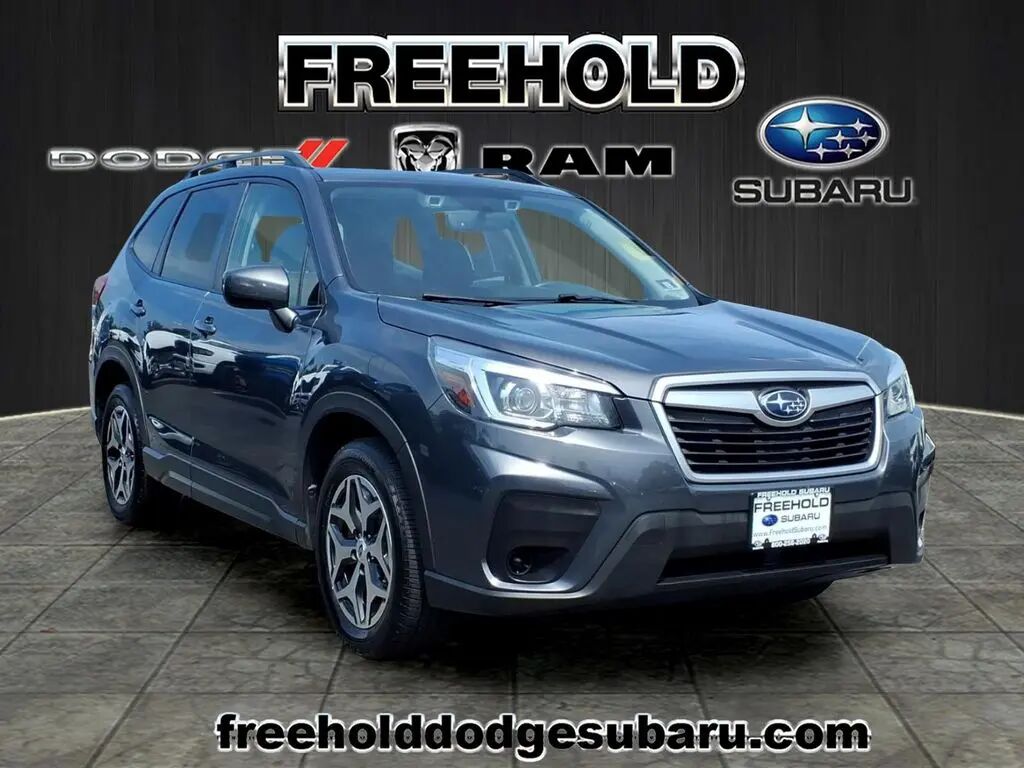 2020 Subaru Forester Premium — photo 1 of 13