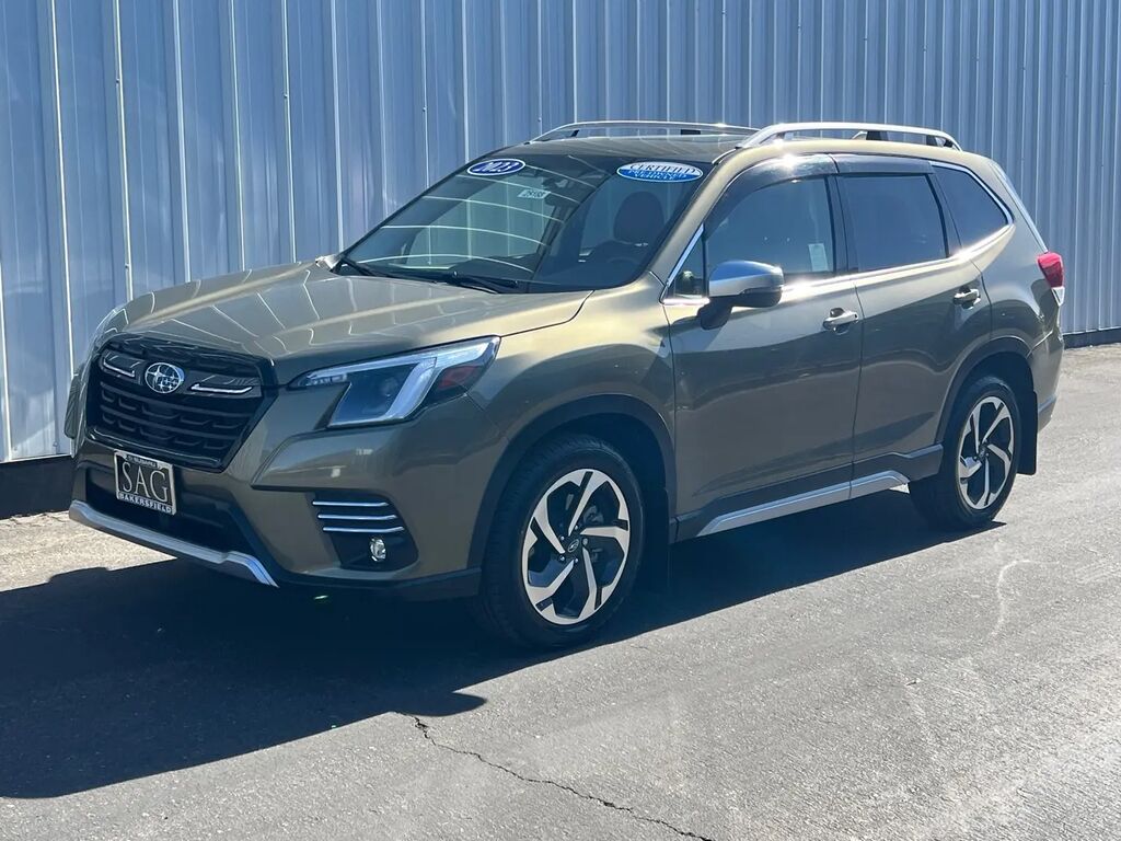 2023 Subaru Forester Touring — photo 1 of 2