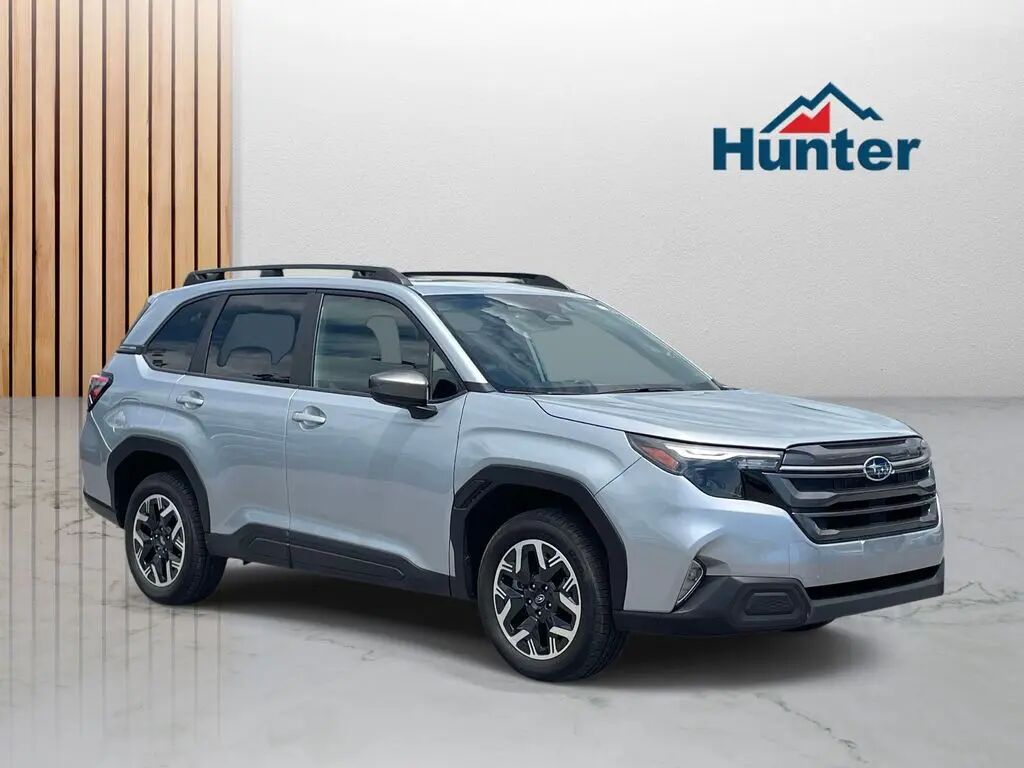 2025 Subaru Forester Premium — photo 1 of 13