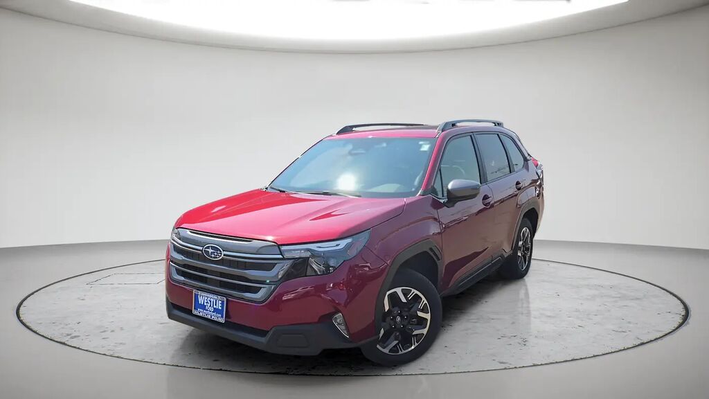 2025 Subaru Forester Premium — photo 1 of 13