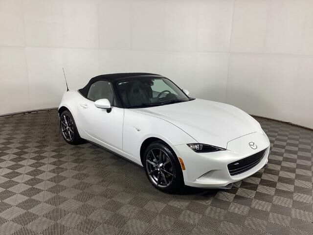 2016 Mazda MX-5 Miata Grand Touring — photo 1 of 13