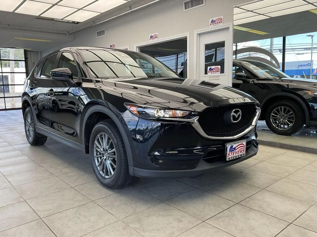 2017 Mazda CX-5 Sport — photo 1 of 13