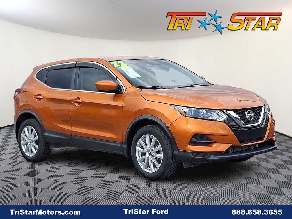 2022 Nissan Rogue Sport S — photo 1 of 1