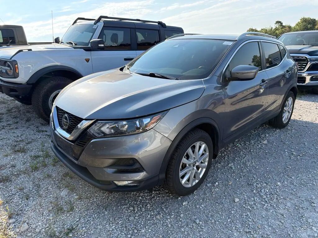 2022 Nissan Rogue Sport SV — photo 1 of 13