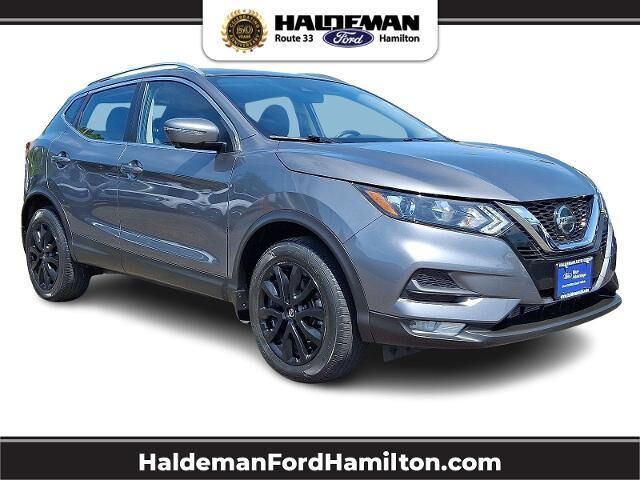 2022 Nissan Rogue Sport SV