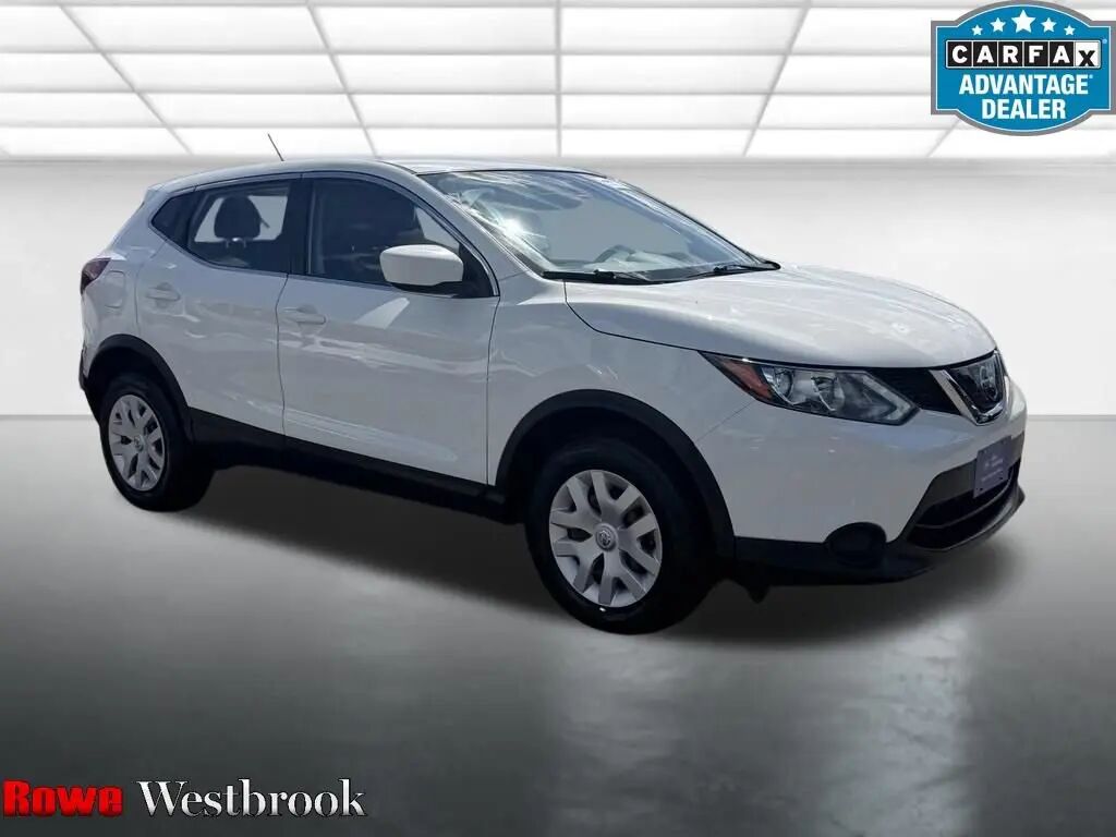 2018 Nissan Rogue Sport S — photo 1 of 13