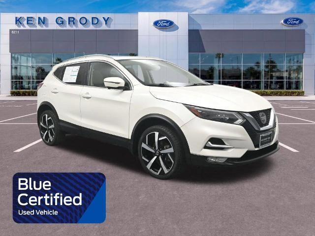 2020 Nissan Rogue Sport S — photo 1 of 13