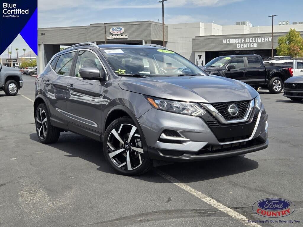 2022 Nissan Rogue Sport SL — photo 1 of 1