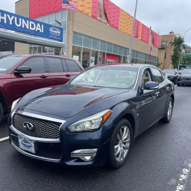 2015 INFINITI Q70 3.7