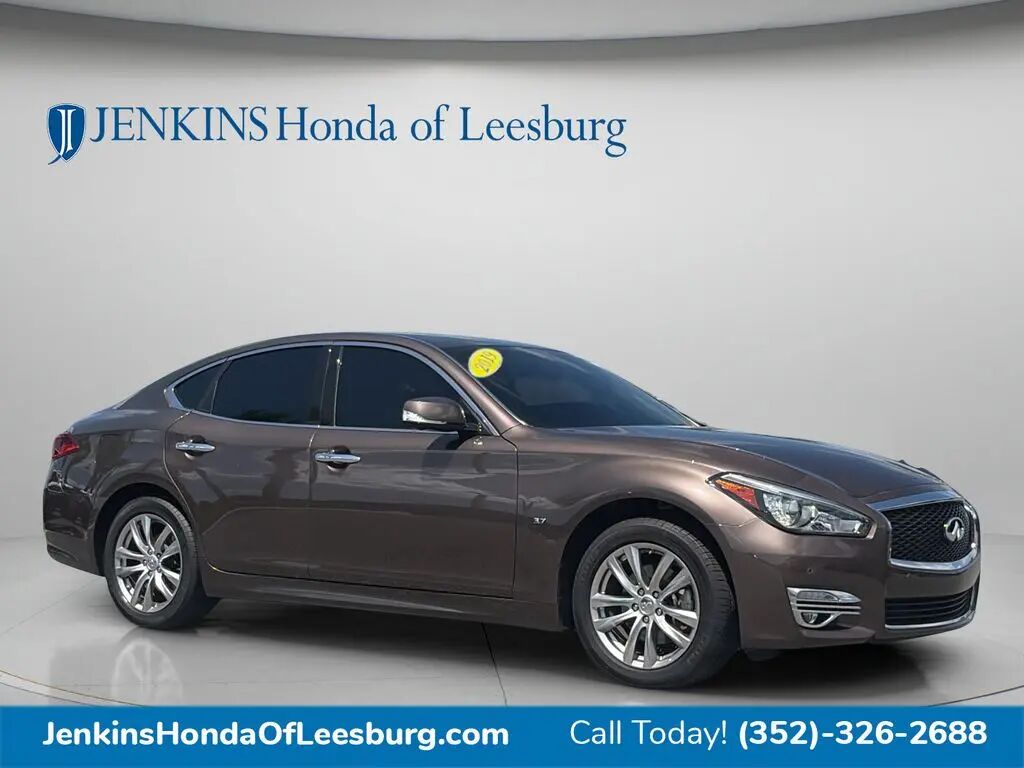 2019 INFINITI Q70 3.7 Luxe — photo 1 of 13