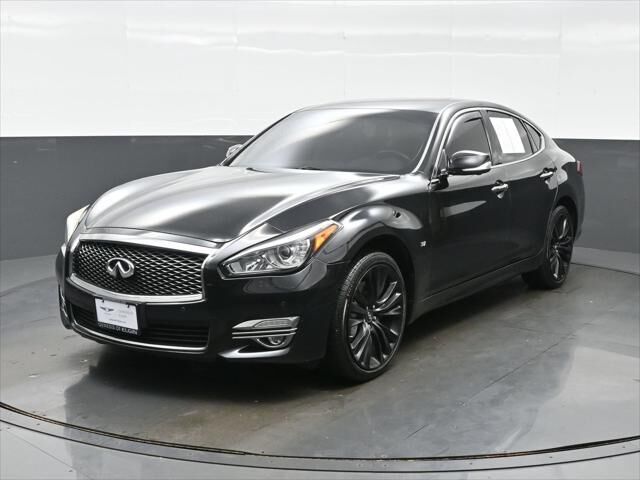 2016 INFINITI Q70 3.7