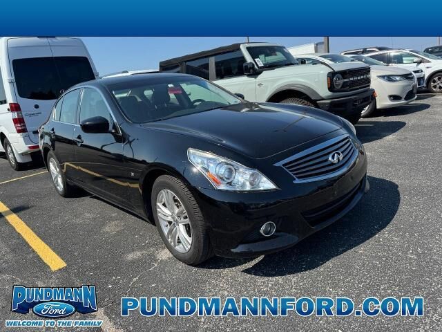 2015 INFINITI Q40 Base