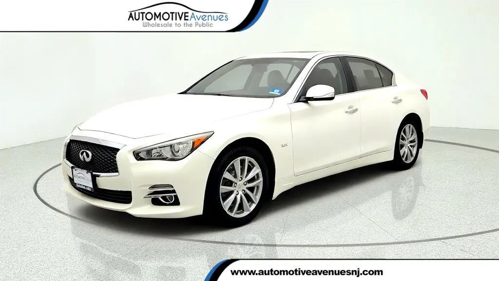 2016 INFINITI Q50 2.0T — photo 1 of 13