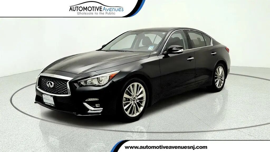 2023 INFINITI Q50 Luxe — photo 1 of 13