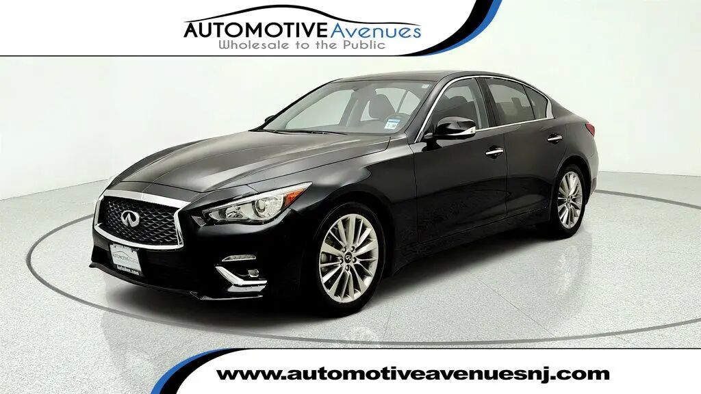 2023 INFINITI Q50 Luxe — photo 1 of 13