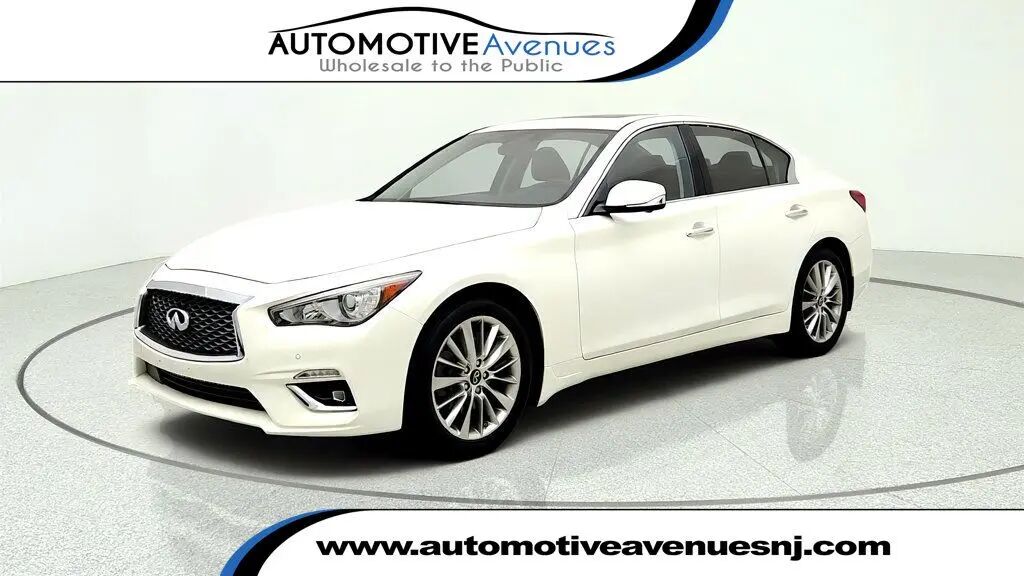 2023 INFINITI Q50 Luxe — photo 1 of 13
