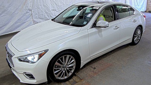 2023 INFINITI Q50 LUXE